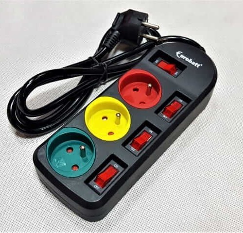 3-násobný rozdeľovač so samostatným spínačom (1,5 metrový)