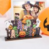 Halloweenska drevená dekorácia na poličku - Happy Halloween" - 17 x 10 x 4 cm