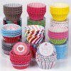 Sada 100 ks mixovaných cupcake papierových košíčkov – Oleju odolné papierové formičky na muffiny a cupcaky, bezpečné pre styk s potravinami, rôzne vzory na kuchynské použitie