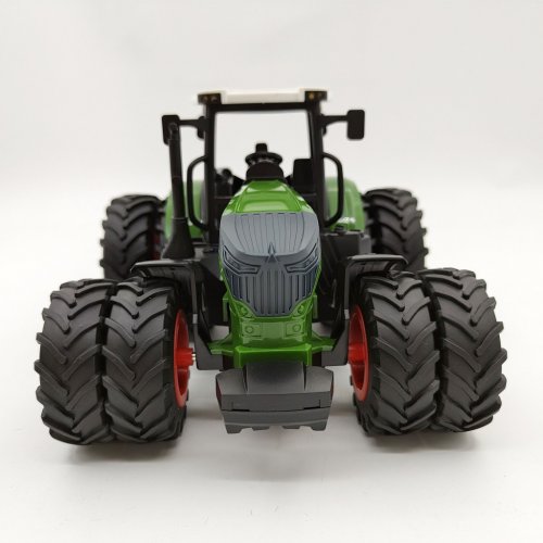 Osemkolesový hračkársky traktor