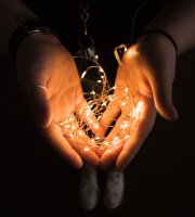 LED sveteľná reťaz - 10 ks teplých bielych LED - 1 m - 2 x AA