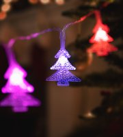 LED svetelná reťaz - farebné stromy - 20 LED - 2,3 m - 3 x AA