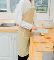 Nepremokavá kuchynská zástera so suchým zipsom béžová