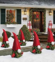 Sada dekorácií s trpaslíkom na tuju - filc, červená - 60 x 39 cm