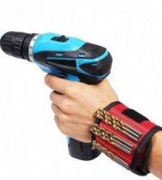 Magnetický náramok na náradie