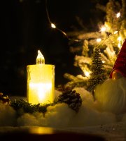 LED dekorácia - sviečka - 7,5 x 3,6 cm - teplá biela - plast