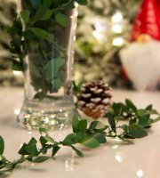 Vianočná dekorácia - zelená girlanda - 2,5 m