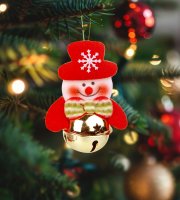 Ozdoba na vianočný strom - Snehuliak so zvončekom - 11 x 10 cm 