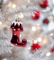 Ozdoba na vianočný strom - lesklá čižma - 8 x 6 x 4 cm 