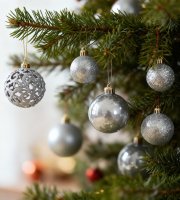 Sada vianočných ozdôb - 100 gúľ + hviezdicová špička - strieborná