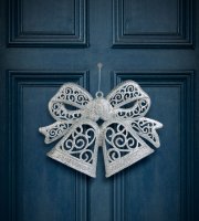 Vianočná dekorácia – mašľa – závesná – strieborná – 35 cm