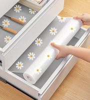 1 rolka vložky do kuchynskej skrinky, vložka do police a zásuvky