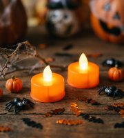 Halloween dekorácia so svetlom - LED čajová sviečka - oranžová - 2 ks / balenie